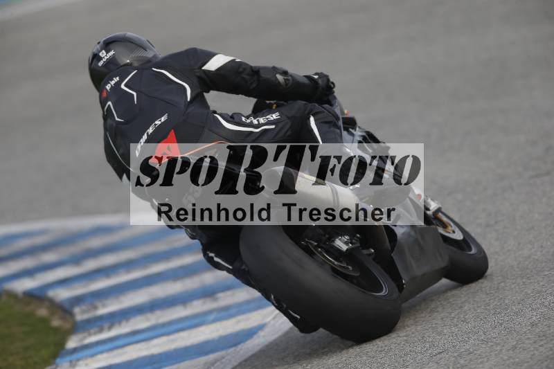 /Archiv-2024/01 26.-28.01.2024 Moto Center Thun Jerez/Gruppe gruen-green/backside